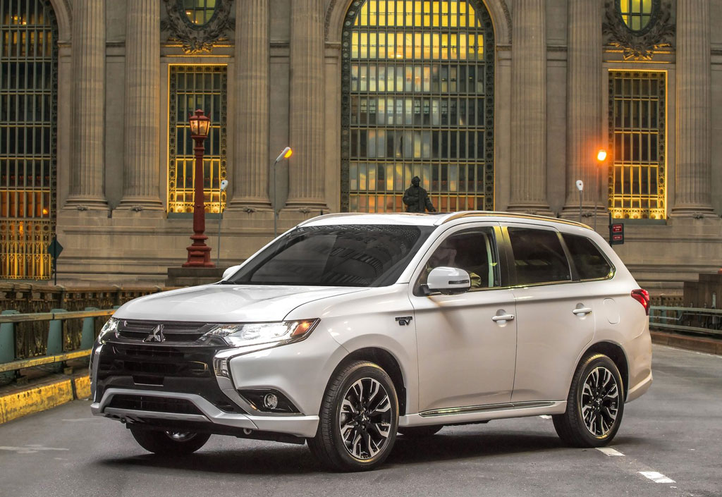 Mitsubishi Outlander PHEV: eco test a Milano Area C