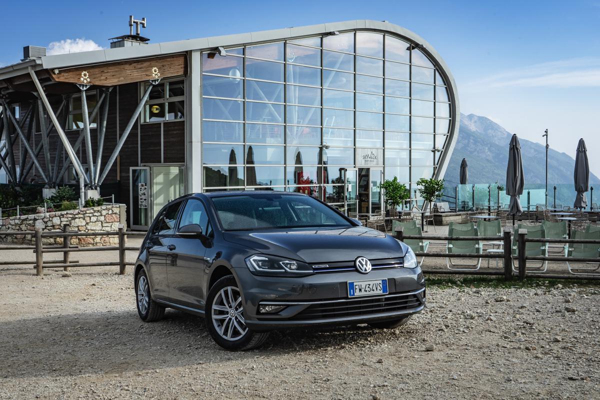 Prova Volkswagen Golf TGI: La Strada in Streaming!